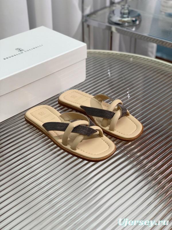 2025/Women Brunello Cucinelli Beige Leather Flat Sandals Handcrafted Chain Detail KFY00300 (F)