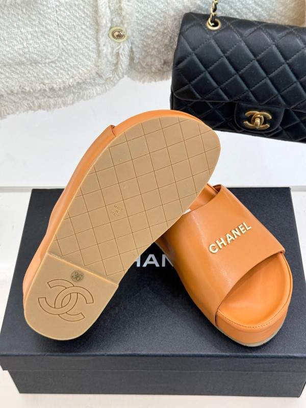2025 Slippers Chanel Brown Leather Slippers