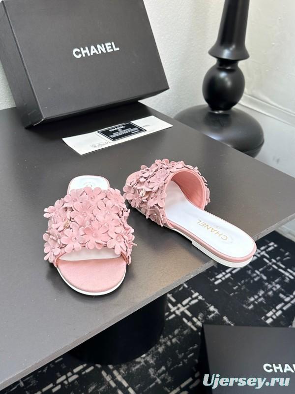 2025 Women Chanel Pink Suede Slippers
