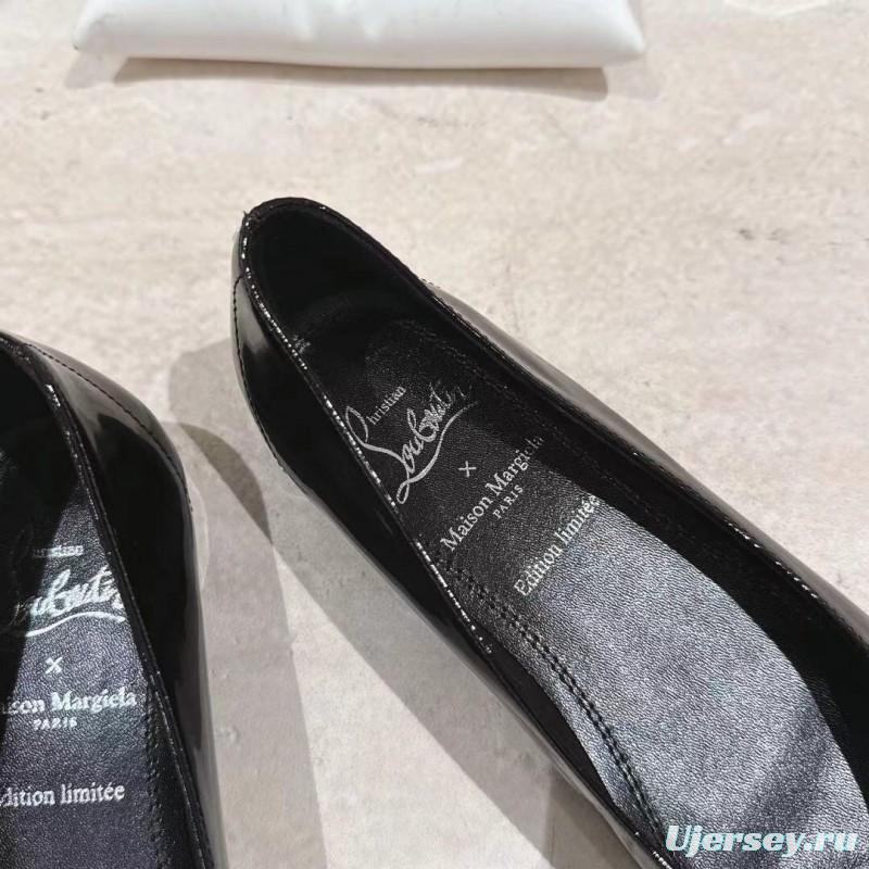 2025 Women MM6 Black Patent Leather Tabi Ballet Flats KFY00280