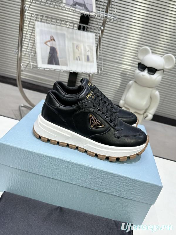 2025 Unisex Prada Black Calf Leather Sneakers KFY00310