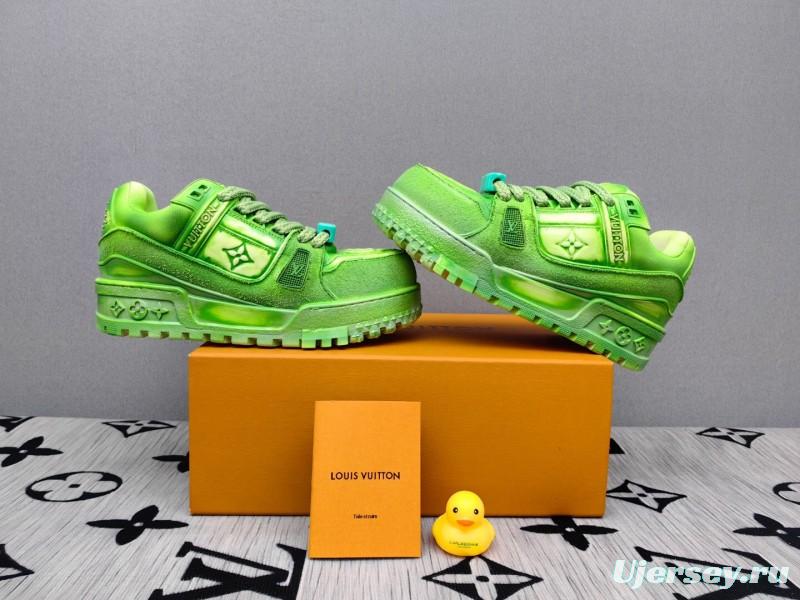 2025 Unisex Louis Vuitton Green Mesh Suede Trainer KFY00510