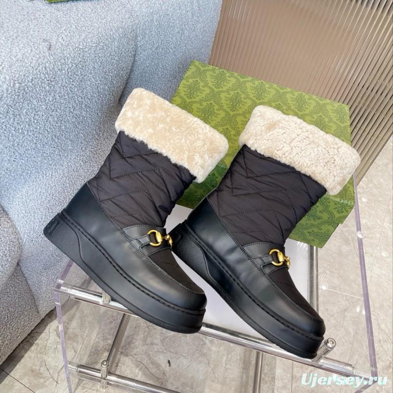 2024 Women Gucci black leather quilted snow boots gold metal MJ00420
