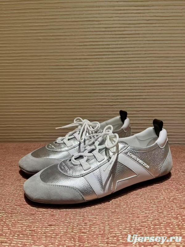 2025 Unisex Louis Vuitton White Silver Leather Sneakers LY00340
