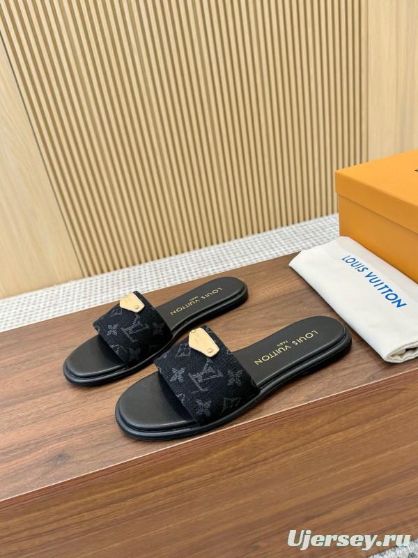 2025 Women Louis Vuitton Black Canvas Slippers LY00200