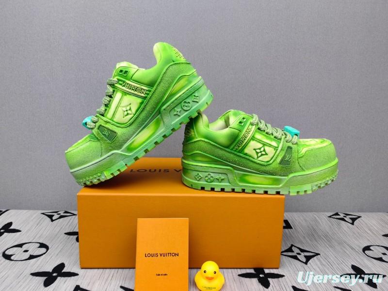 2025 Unisex Louis Vuitton Green Mesh Suede Trainer KFY00510