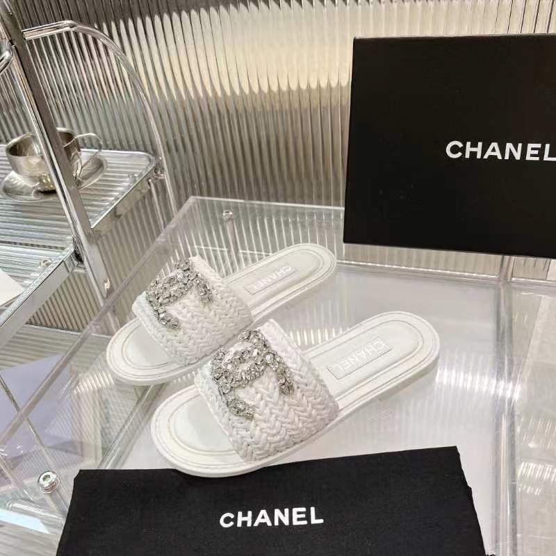 2025 Slippers Chanel White Raffia Crystal LY00270