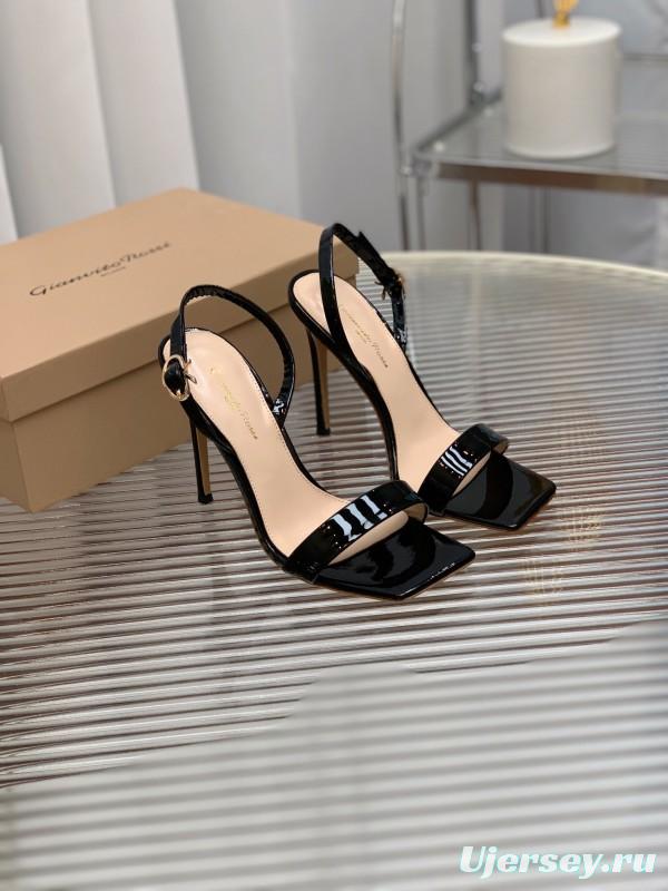 2025 Women Gianvito Rossi Black Patent Leather Slingback Sandals