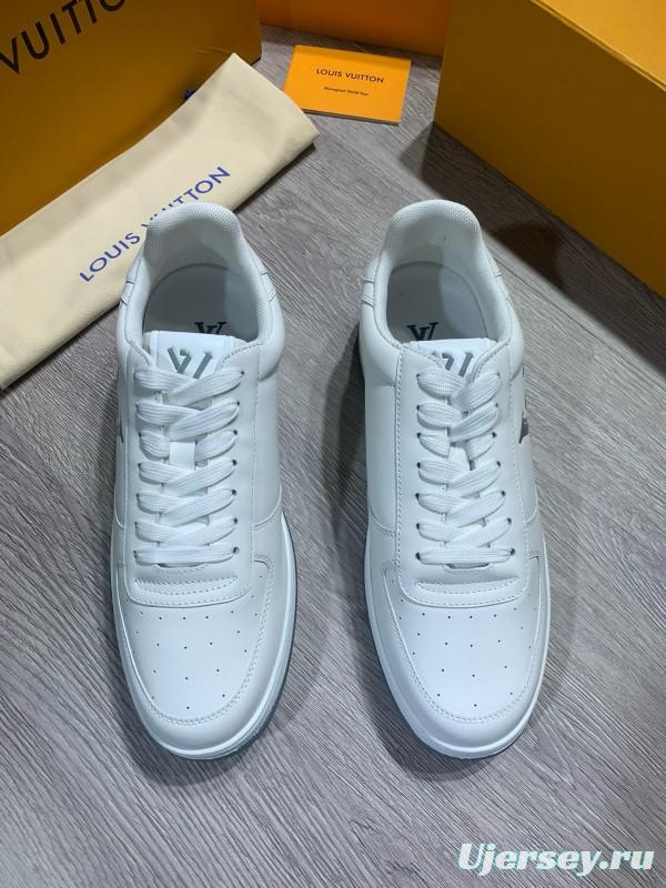 2024 Men Louis Vuitton White Leather Sneakers MJ00380