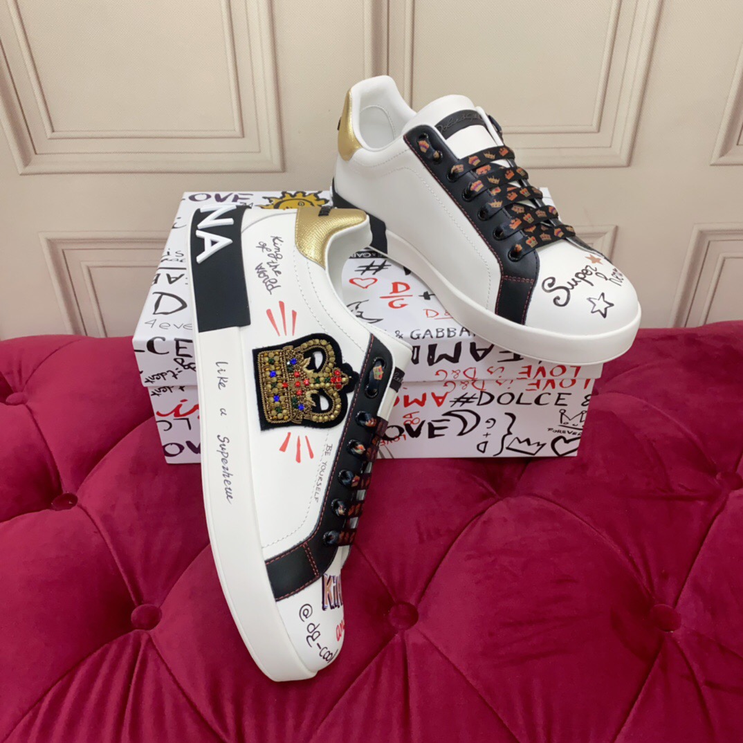 2025 Unisex Dolce & Gabbana White Black Gold Leather Sneakers Embroidered LY00340(F)/LY00360(M)