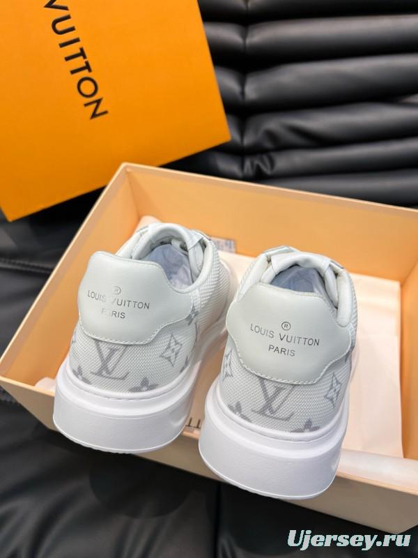 2024 Men Louis Vuitton White Leather Casual Sneakers MJ00400