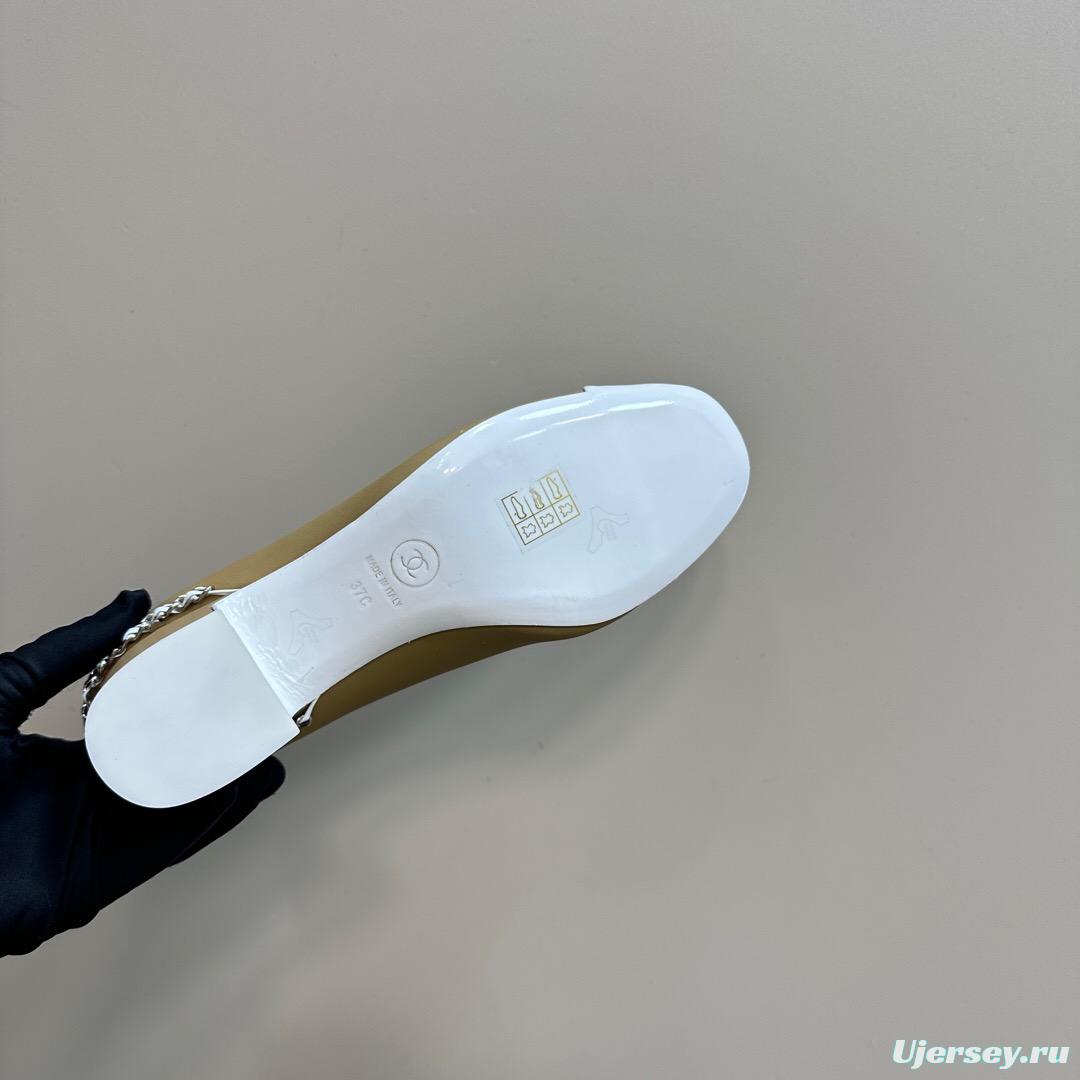 2025 Women Chanel Beige White Leather Pumps Chain Detail