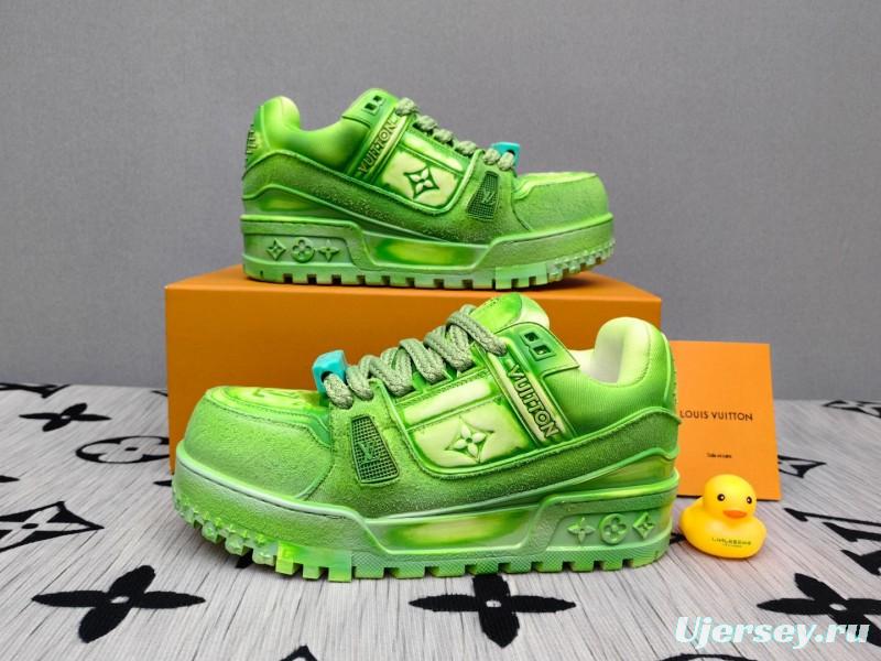 2025 Unisex Louis Vuitton Green Mesh Suede Trainer KFY00510