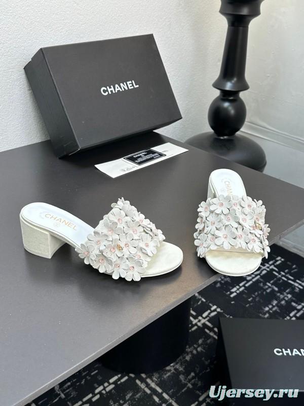2025 Women Chanel White Leather Sandals
