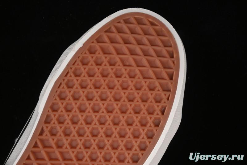 Vans Sk8-Low Skate Shoes with Slip-Resistant Sole - VN0A4UUK76T