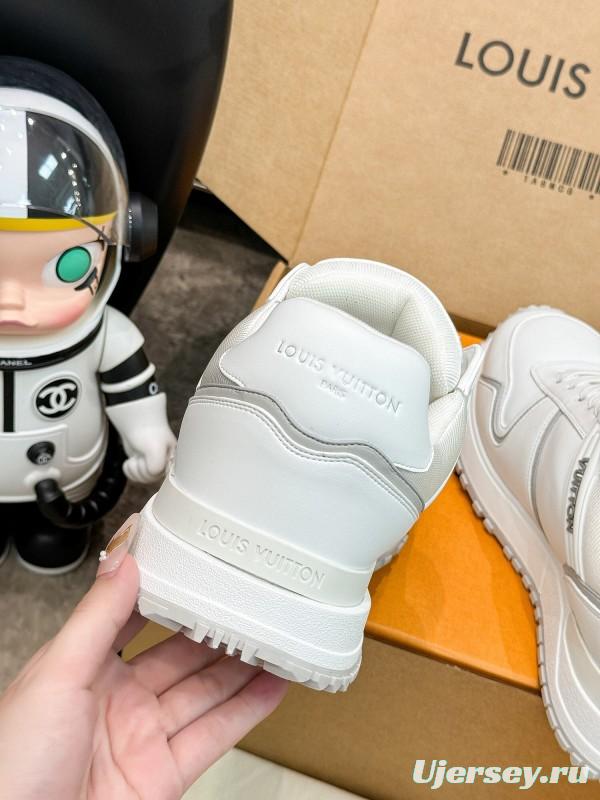 2025 Unisex Louis Vuitton White Leather Sneakers Run Away Maxi AS00390