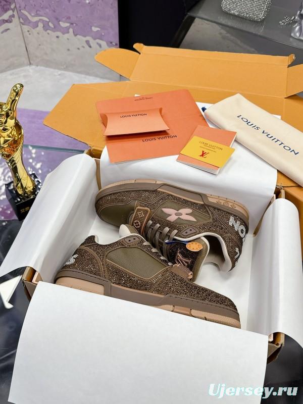 2025 Unisex Louis Vuitton Brown Khaki Leather Fabric Plimsolls Beading AS00400