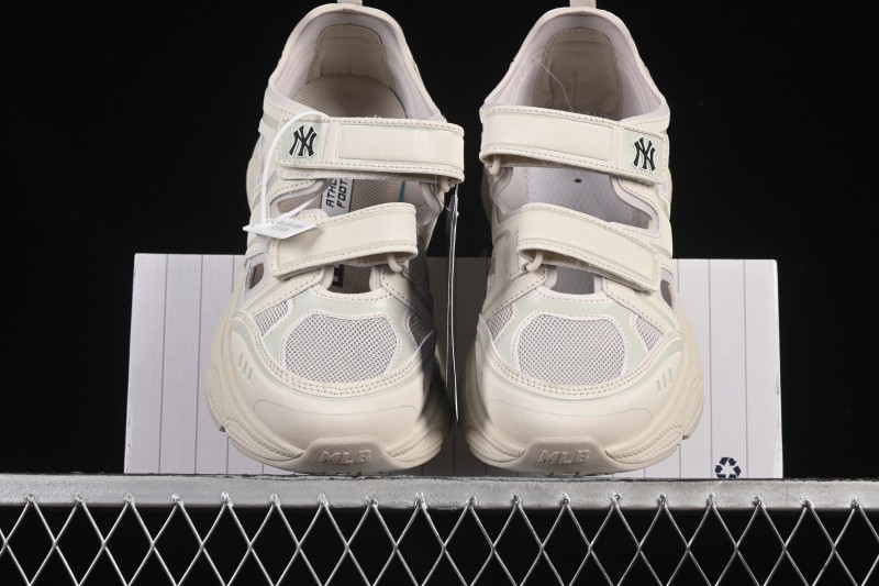 New York Yankees MLB Ace Runner Mask Jane Summer Casual Sandals - 3ASDACE5350CRS