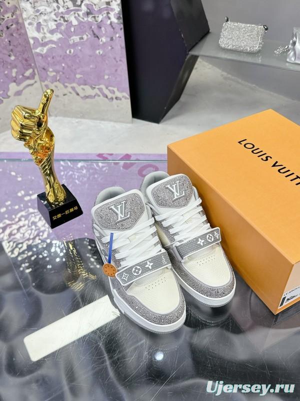 2025 Unisex Louis Vuitton Silver Grey White Leather Fabric Plimsolls Hand-Crafted Crystal AS00400