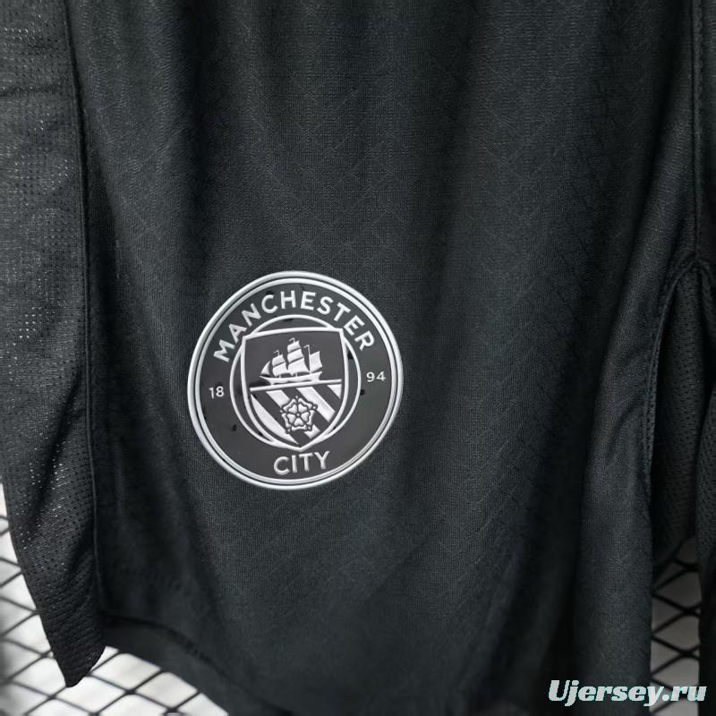 Player Version 25/26 Manchester United Black Shorts