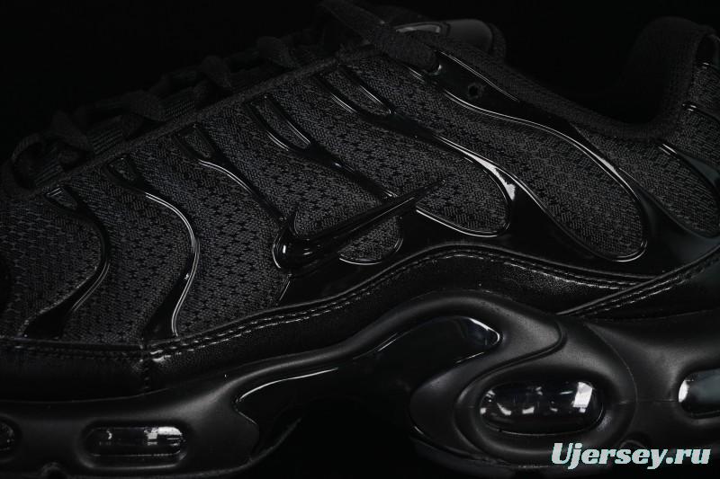 Nike Air Max Plus Retro Running Shoes with Air Cushion Technology - 604133-050