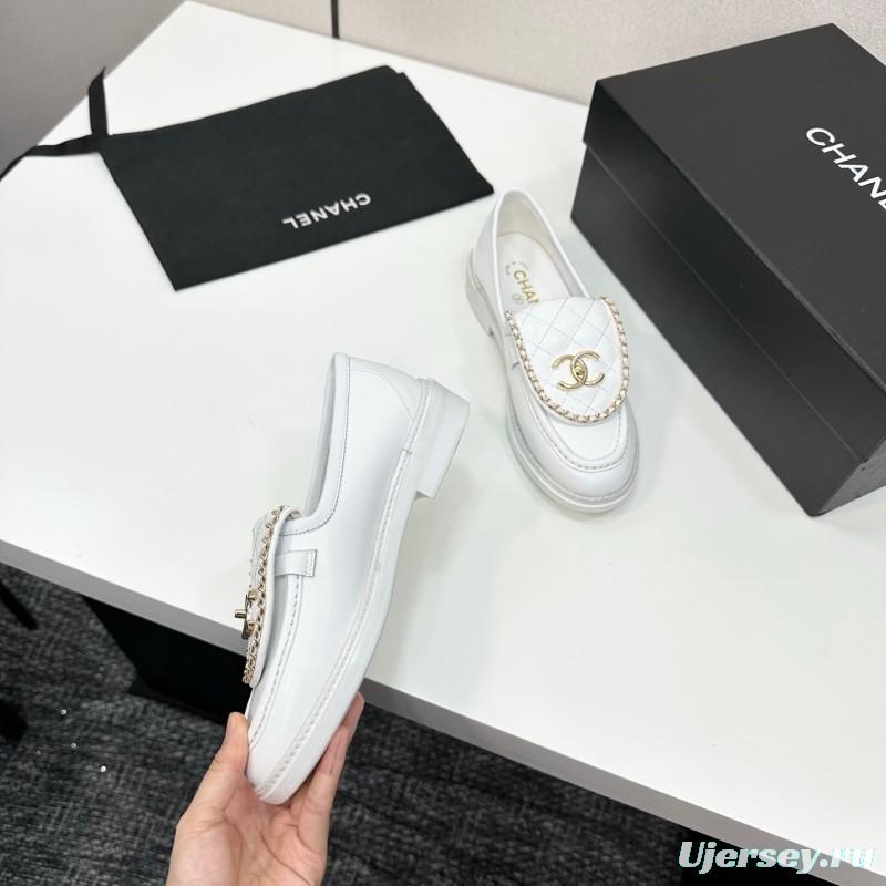 Chanel Classic Flap Chain CC Loafers with Buckle Closure - LY00320