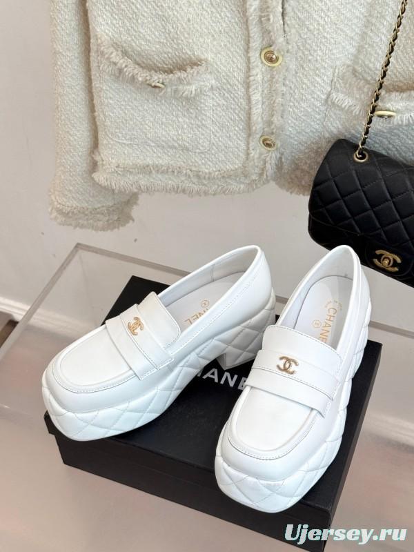 Chanel 25K Fall/Winter New Double C Platform Loafer Shoes with Waterproof Platform - KFY00320