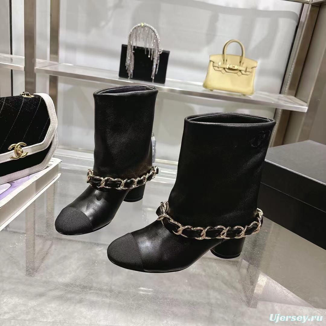 Chanel 2025/SS Chain Accent Block Heel Boots - LY00410