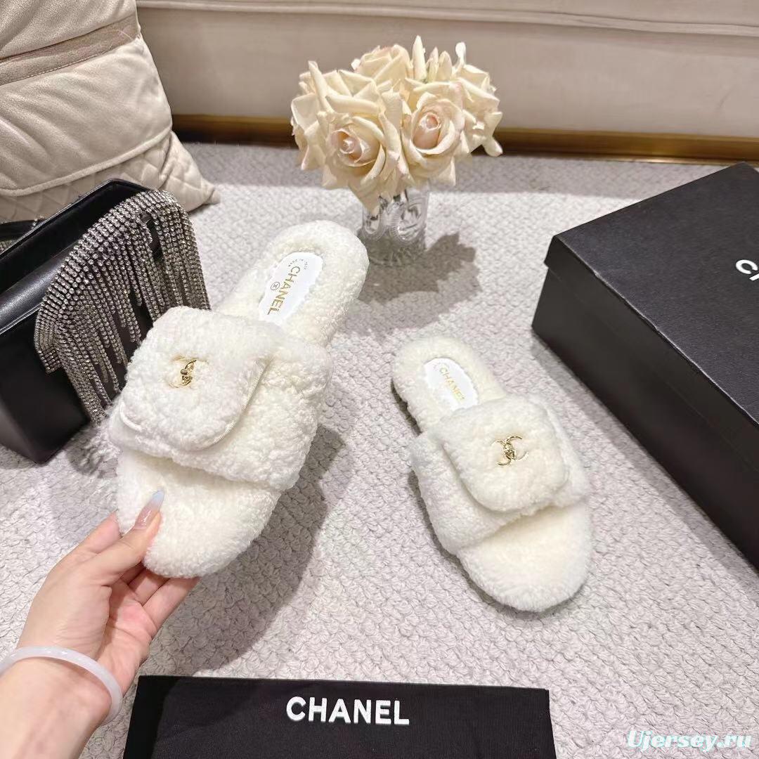 Chanel 2025/SS Lock Buckle Butterfly Slippers - LY00250