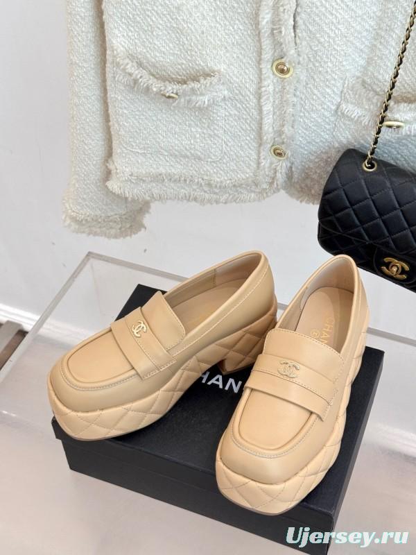 Chanel 25K Fall/Winter New Double C Platform Loafer Shoes with Waterproof Platform - KFY00320