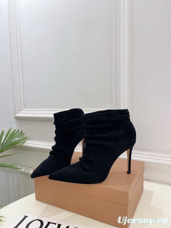 Gianvito Rossi Fall Winter 2025 GR Pointed Toe Retro Pleated High Heel Ankle Boots - KFY00340