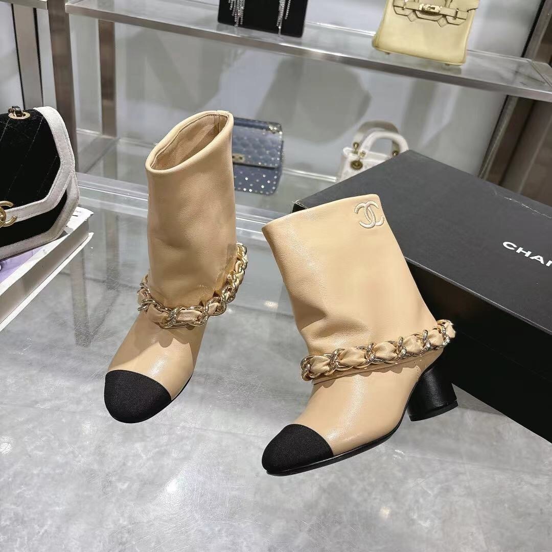 Chanel 2025/SS Runway Turn-Cuff Large Chain Strap Block Heel Boots - LY00410