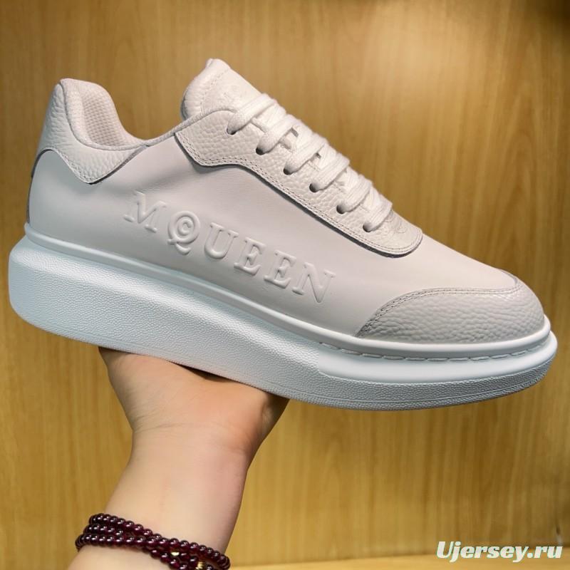 Alexander McQueen Spring 2025 Collection Platform Sneakers with Thick Sole Design - AS00320