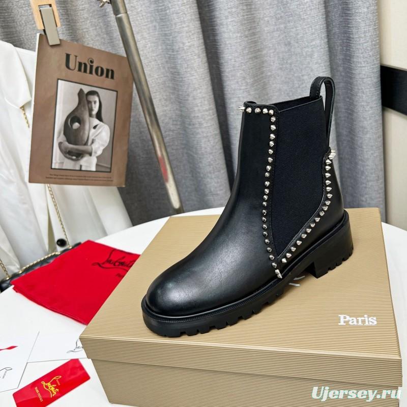 Christian Louboutin Fall/Winter 2025 Classic Ankle Boots with Studded Design - LY00330