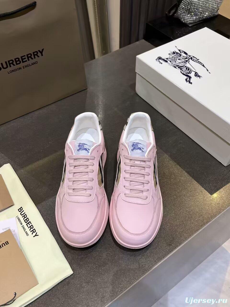 Burberry 2025/SS Italian-Made Sneakers with Equestrian Knight Design Label - KFY00300