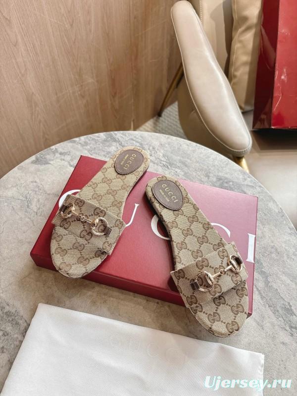 Gucci 2025/SS Leather Mule Sandals with Light Gold Horsebit Detail - LY00280