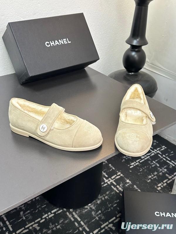 Chanel 2025 SS French Mary Jane Flat Shoes with Fur Trim - KFY00300