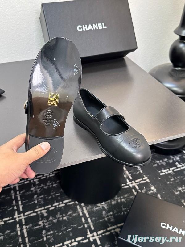 Chanel Quilted Slippers with Diamond Pattern Design - KFY00280