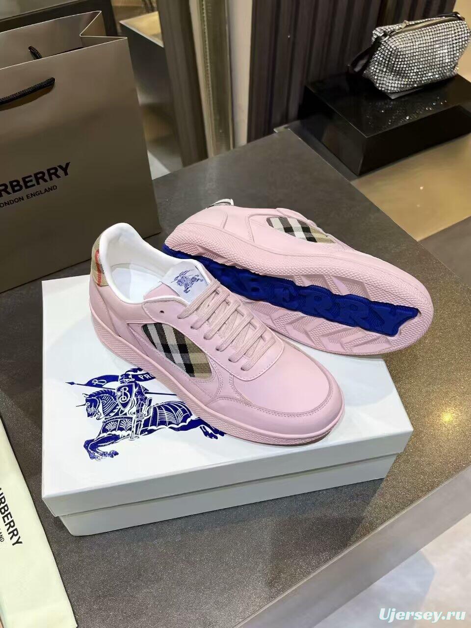 Burberry 2025/SS Italian-Made Sneakers with Equestrian Knight Design Label - KFY00300