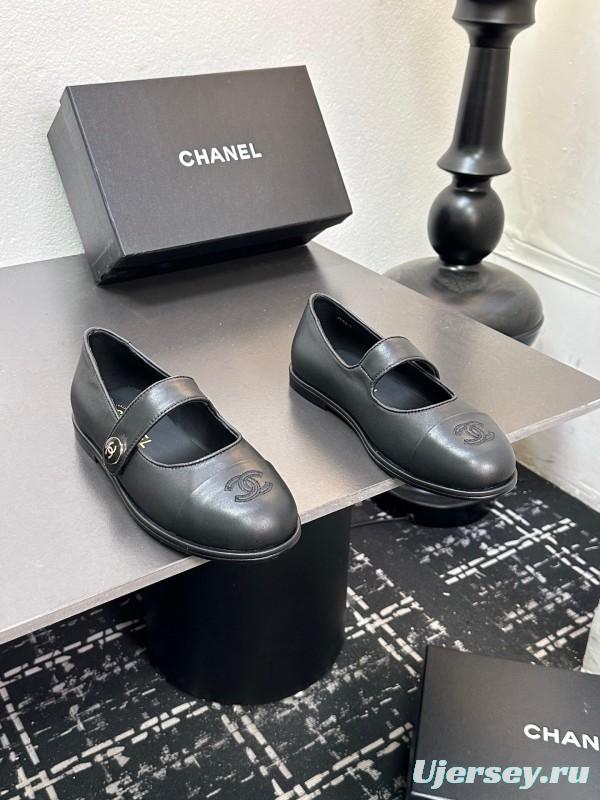Chanel Quilted Slippers with Diamond Pattern Design - KFY00280