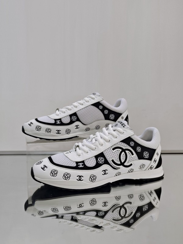 Chanel 2025 SS Limited Edition Silver Horn King 2 Sneakers - KFY00340