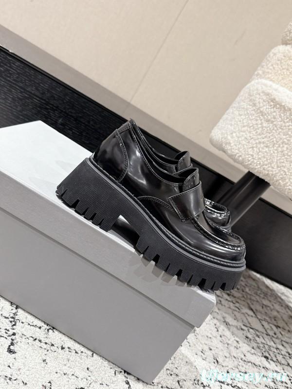 Balenciaga 2025 SS Loafers with Retro Design and Lightweight TPU Sole - KFY00320