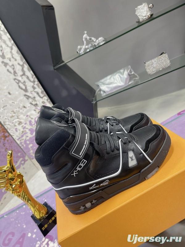 LV Trainer Maxi Sneakers with Multi-Color LED Charging Cable - AS00760