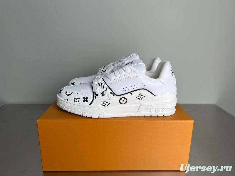 Louis Vuitton Signature Logo Sneakers with Calfskin Upper - YC