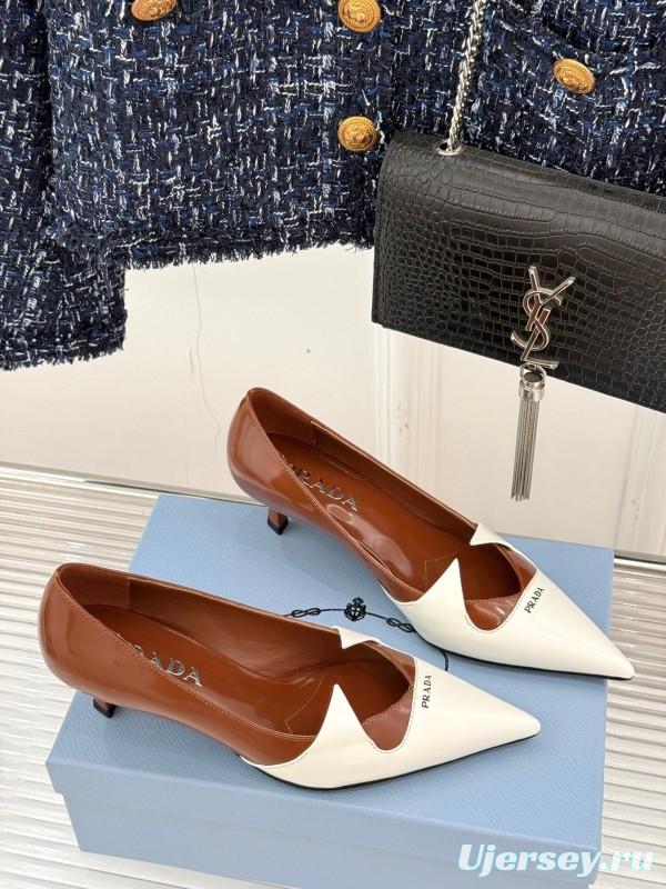 PRADA 2025 SS Catwalk Pointed Toe Kitten Heel Pumps - KFY00310