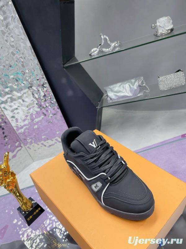 Louis Vuitton LV Trainer Maxi Sneakers with Multi-Color LED Charging Cable - AS00660