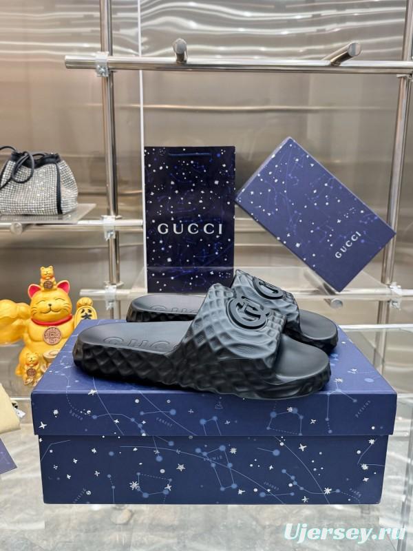 Gucci Lido Interlocking G Men's Sandals with Textured Rubber Sole - AS00170