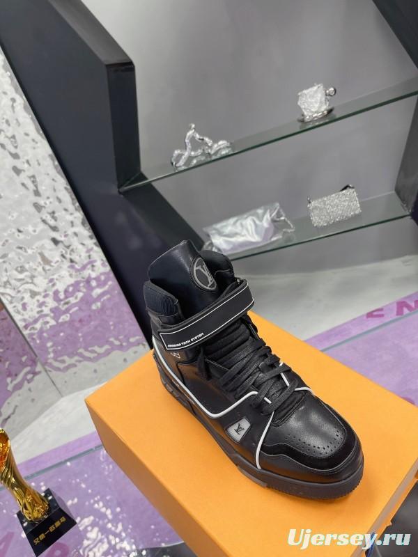 LV Trainer Maxi Sneakers with Multi-Color LED Charging Cable - AS00760
