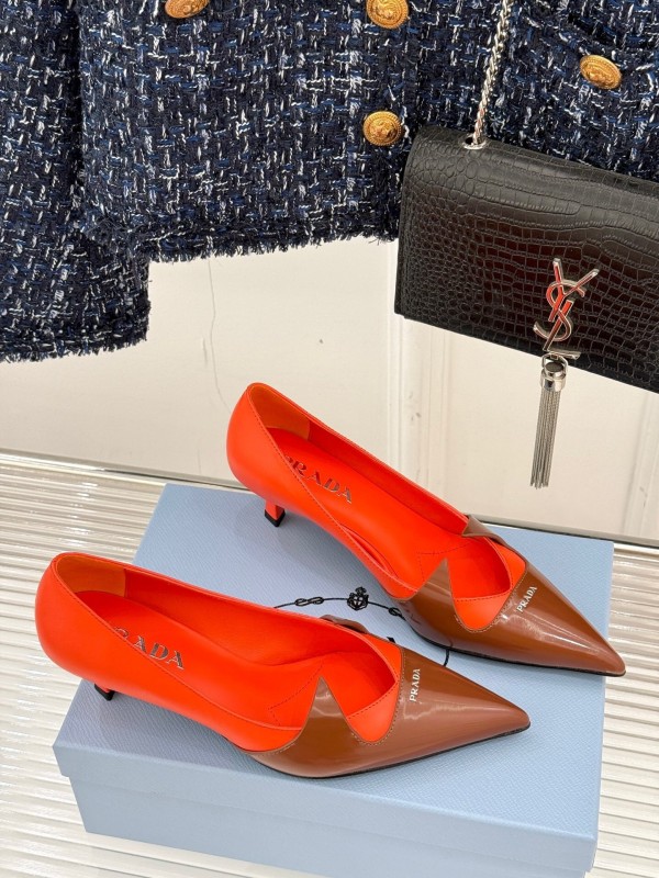 PRADA 2025/SS Catwalk Pointed Toe Kitten Heel Single Shoes - KFY00310