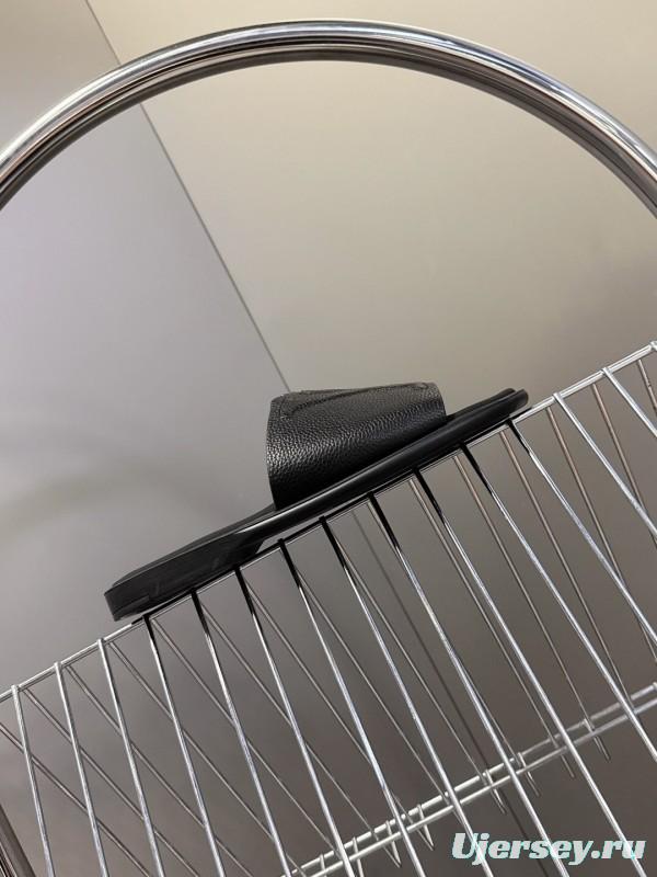 Louis Vuitton Venice Series Sandals with Monogram Embossing and Adjustable Strap - KFY00220